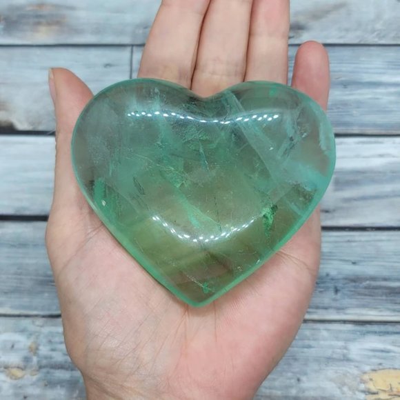 Green Fluorite  Heart - Picture 2 of 2